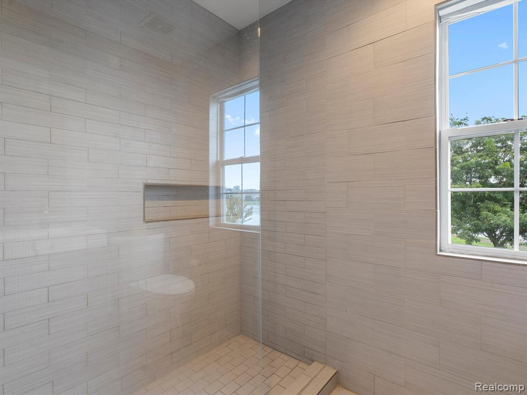 28210 OAKMONTE Circle E, New Hudson, MI 48165 — Photo 23