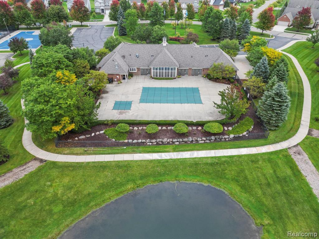 28210 OAKMONTE Circle E, New Hudson, MI 48165 — Photo 36