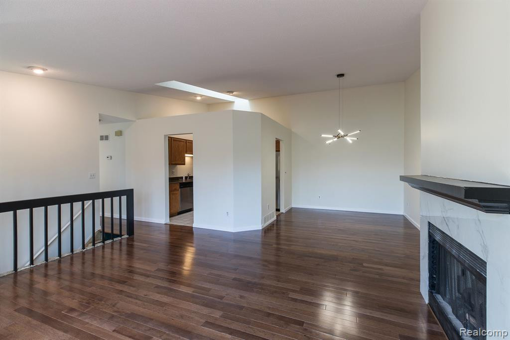 31210 Country Way, Farmington Hills, MI 48331 — Photo 5