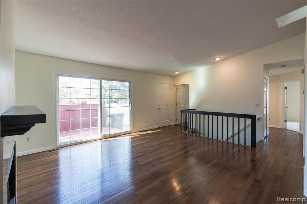 31210 Country Way, Farmington Hills, MI 48331 — Photo 6