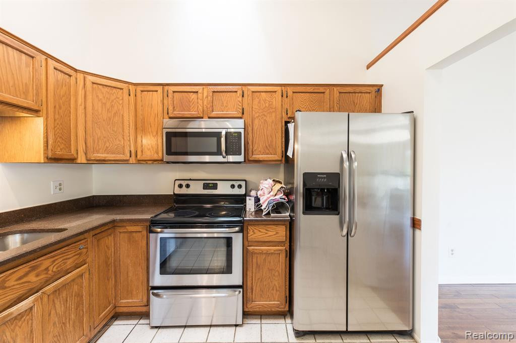 31210 Country Way, Farmington Hills, MI 48331 — Photo 10
