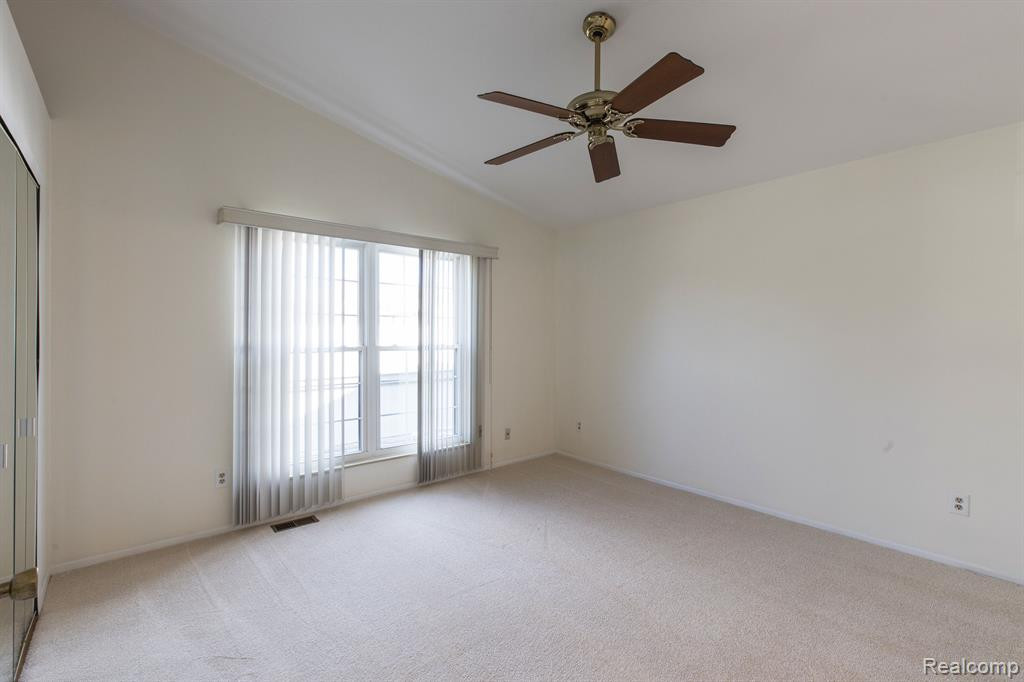 31210 Country Way, Farmington Hills, MI 48331 — Photo 14