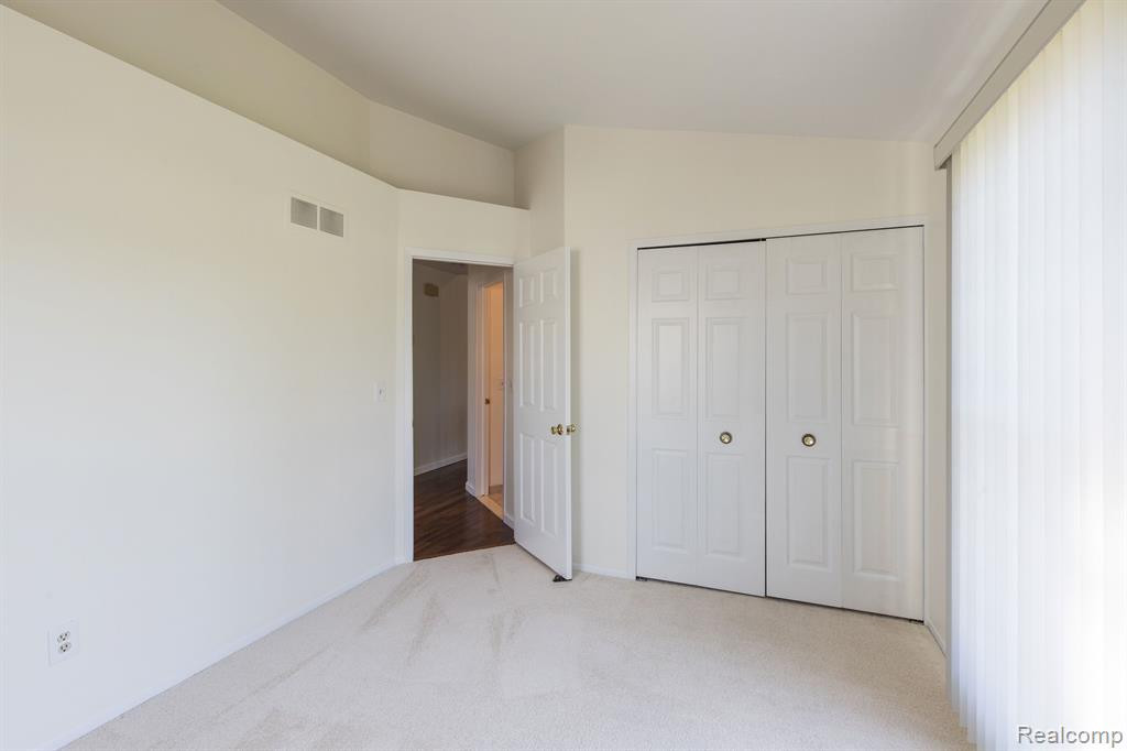 31210 Country Way, Farmington Hills, MI 48331 — Photo 18