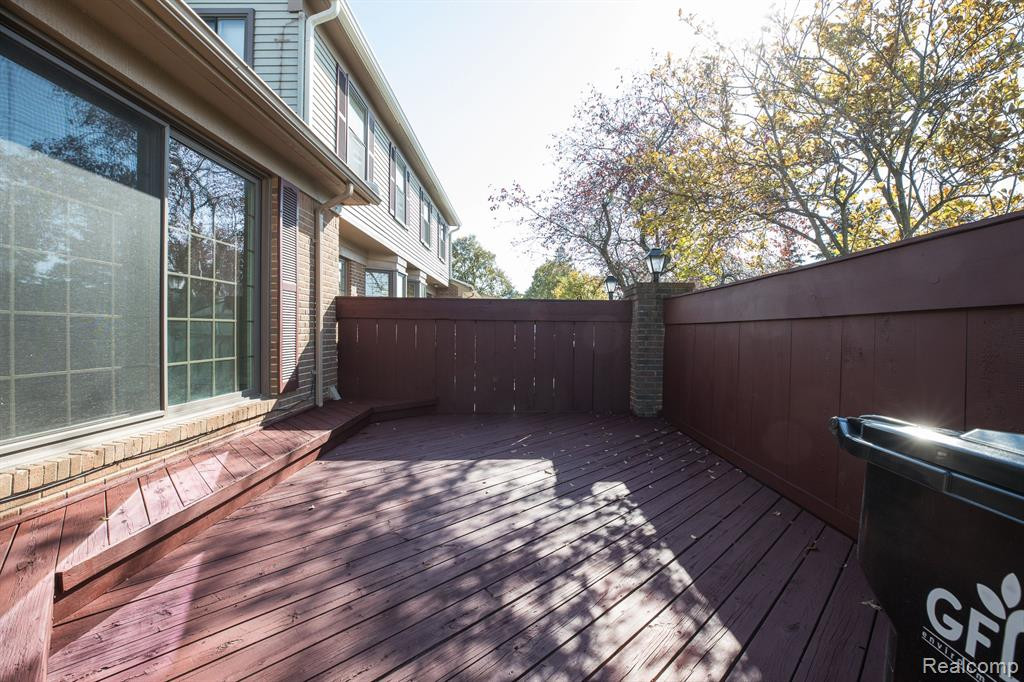 31210 Country Way, Farmington Hills, MI 48331 — Photo 27