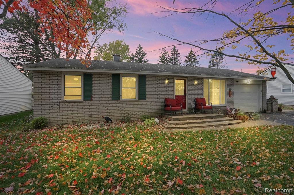 2435 ROSELAWN Street, Wolverine Lake, MI 48390 — front exterior