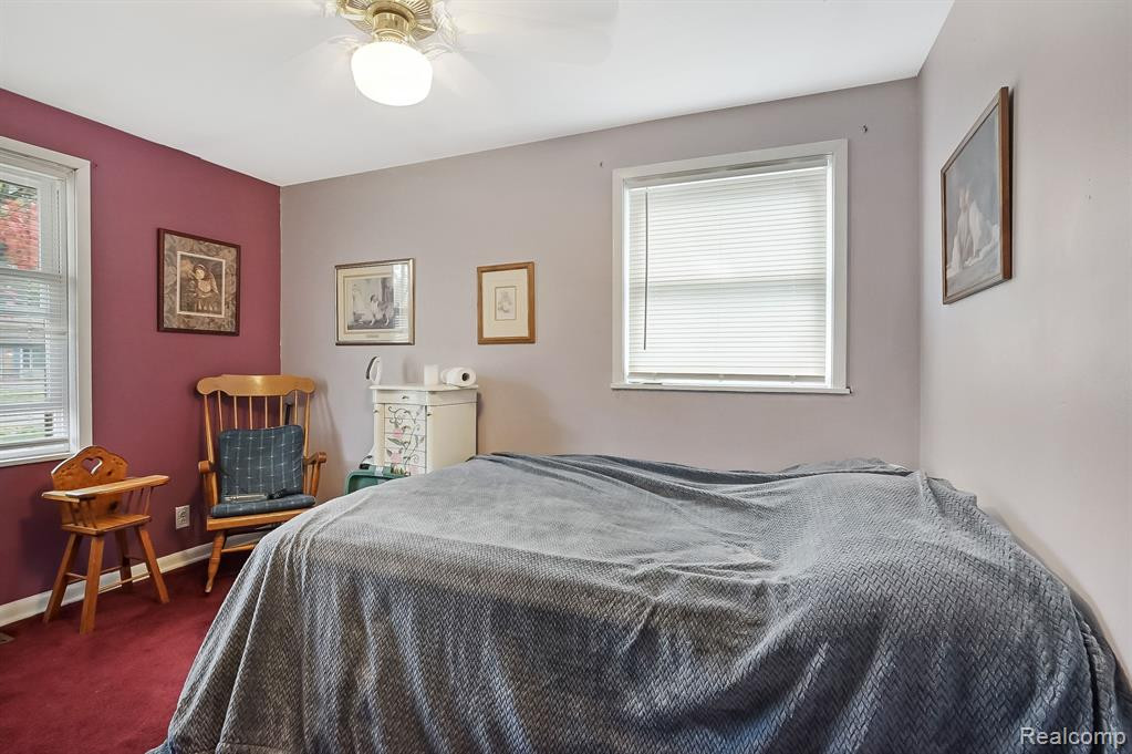 2435 ROSELAWN Street, Wolverine Lake, MI 48390 — Photo 10