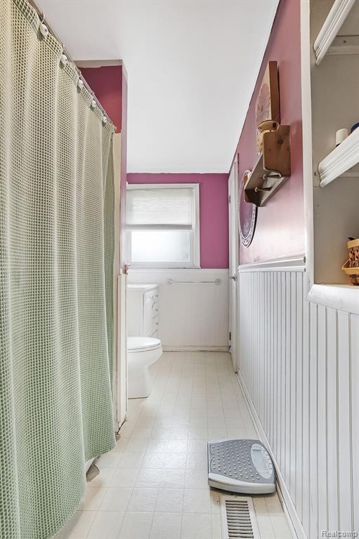 2435 ROSELAWN Street, Wolverine Lake, MI 48390 — Photo 13