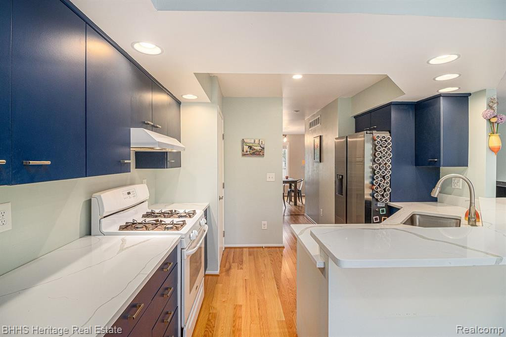 1395 WEDGEWOOD Drive, Saline, MI 48176 — Photo 11