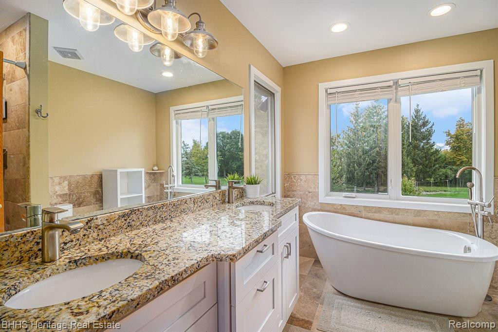 1395 WEDGEWOOD Drive, Saline, MI 48176 — Photo 18