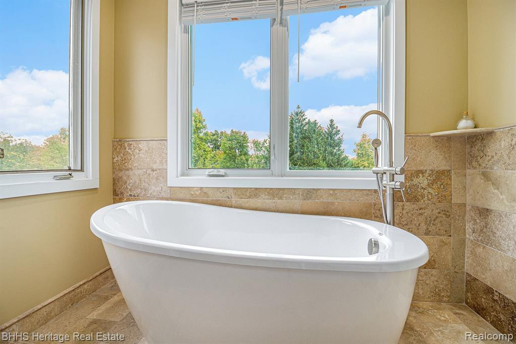 1395 WEDGEWOOD Drive, Saline, MI 48176 — Photo 19