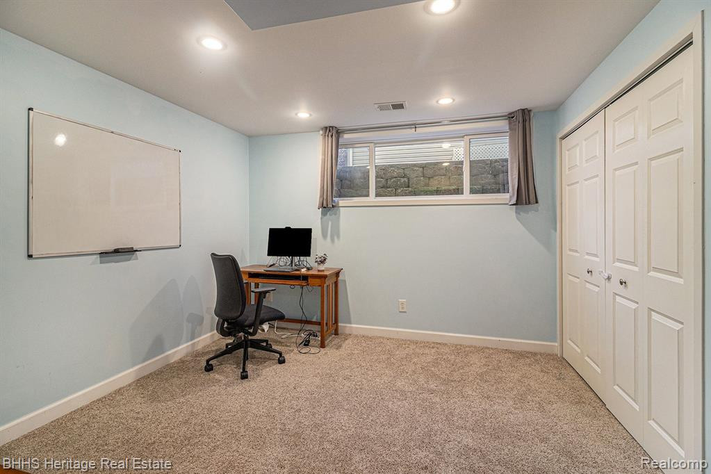 1395 WEDGEWOOD Drive, Saline, MI 48176 — Photo 25