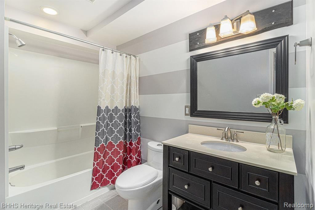 1395 WEDGEWOOD Drive, Saline, MI 48176 — Photo 27