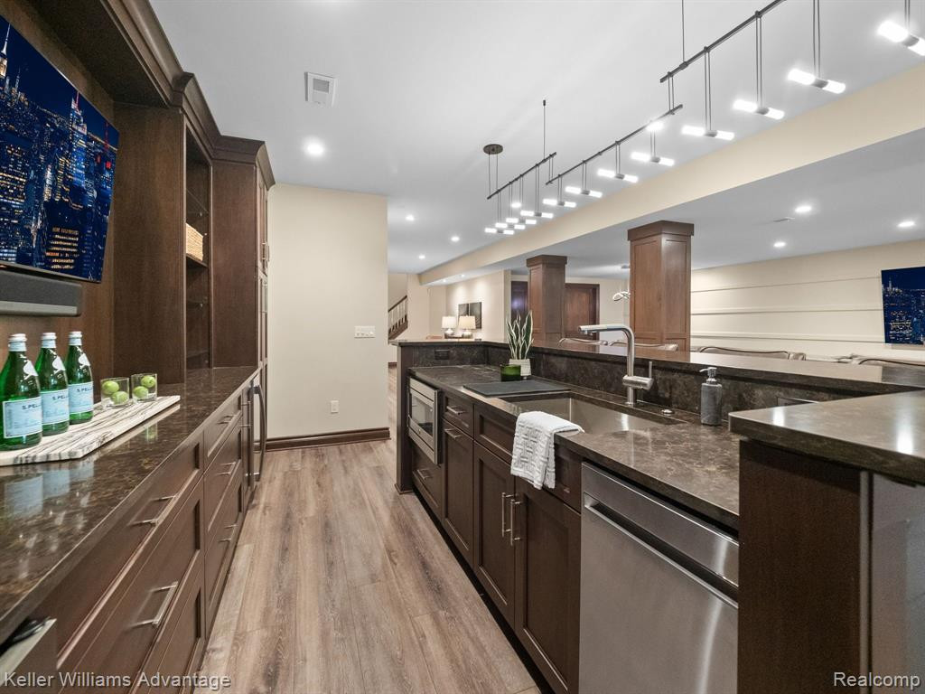 23976 Seminole Court, Novi, MI — Photo 30
