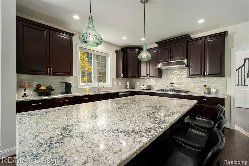 42832 CARDINAL Way, 47, Novi, MI — Photo 10