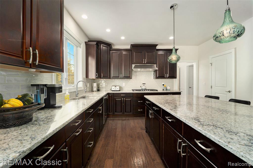 42832 CARDINAL Way, 47, Novi, MI — Photo 12