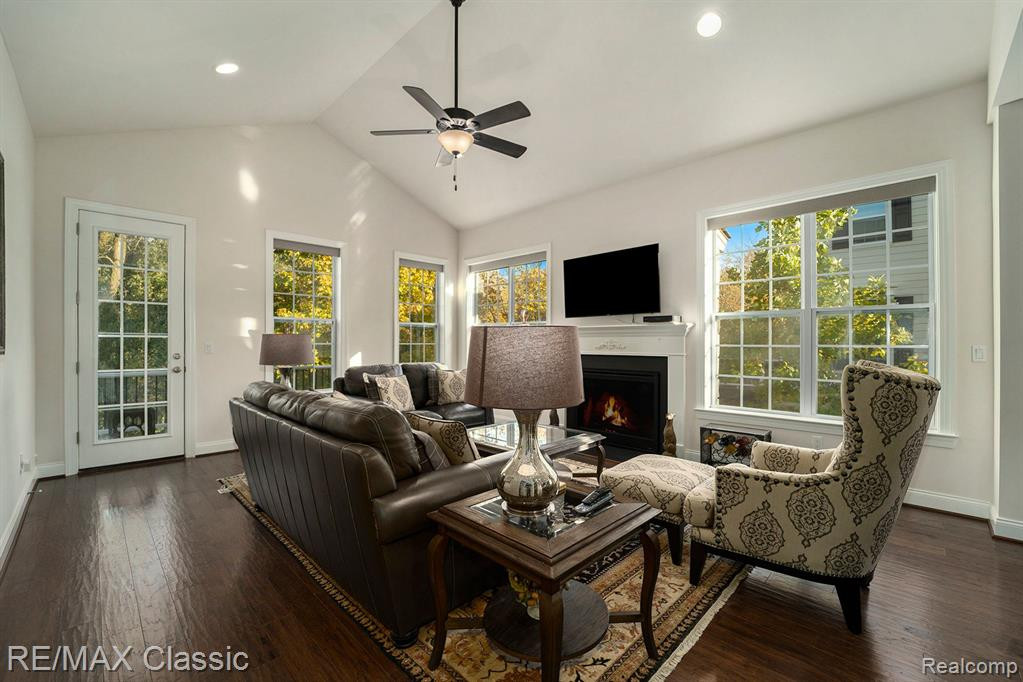 42832 CARDINAL Way, 47, Novi, MI — Photo 14