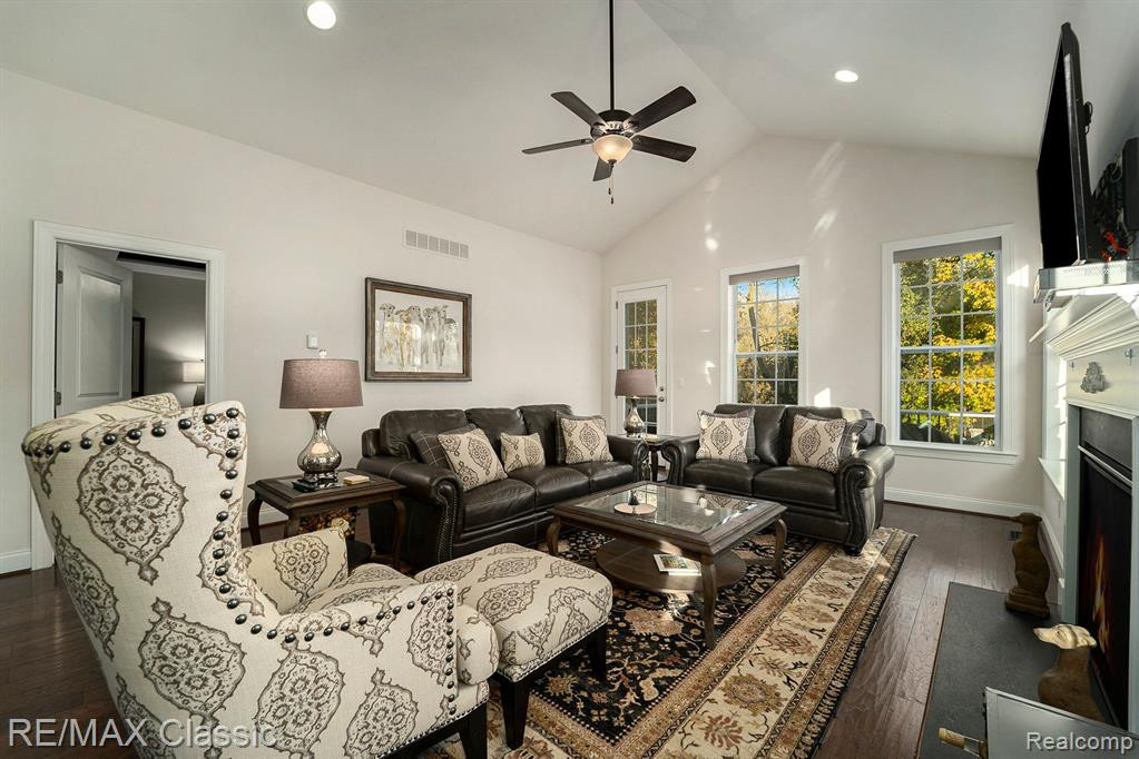 42832 CARDINAL Way, 47, Novi, MI — Photo 15