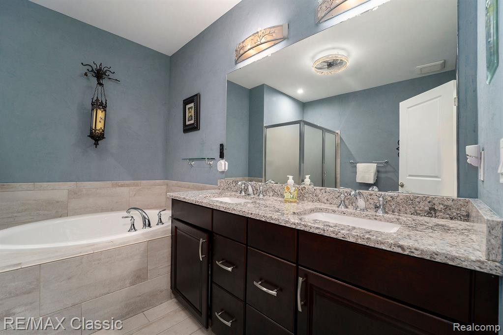42832 CARDINAL Way, 47, Novi, MI — Photo 21