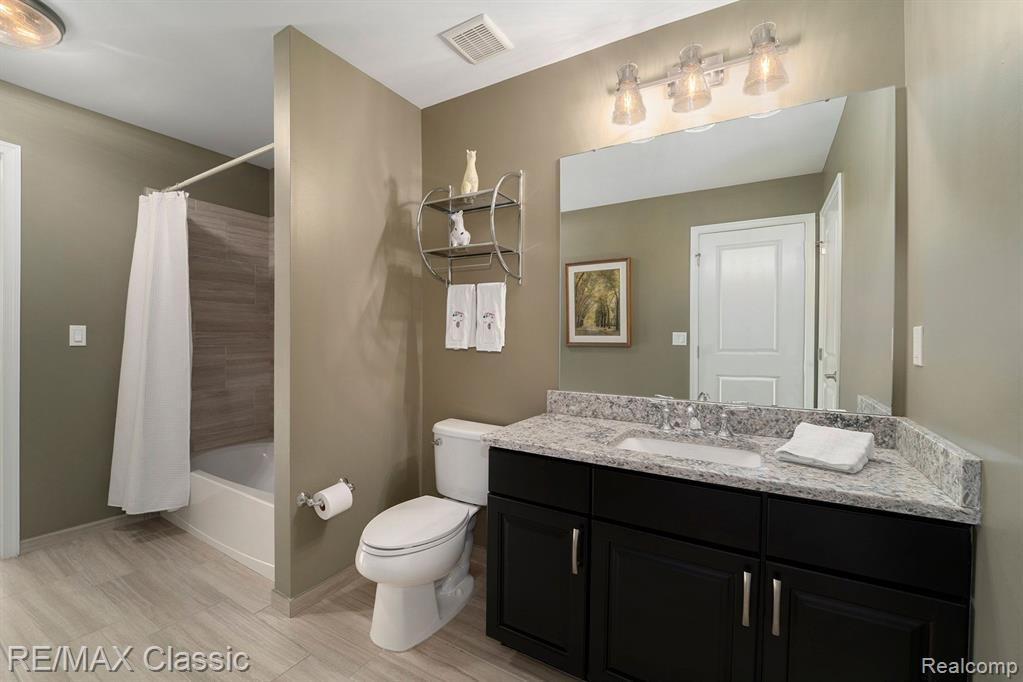 42832 CARDINAL Way, 47, Novi, MI — Photo 28