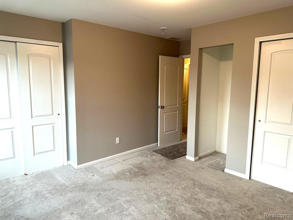 2635 KINGSTOWNE Drive, Commerce Twp, MI 48390 — Photo 14