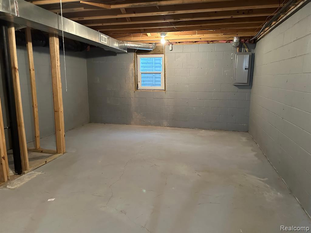 2635 KINGSTOWNE Drive, Commerce Twp, MI 48390 — Photo 16