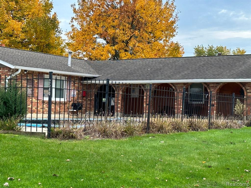 2635 KINGSTOWNE Drive, Commerce Twp, MI 48390 — Photo 20