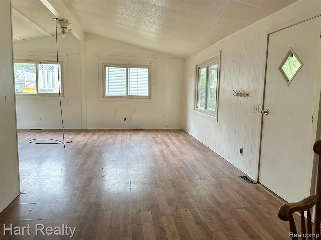 6848 SAGINAW Street, North Branch, MI 48461 — Photo 2