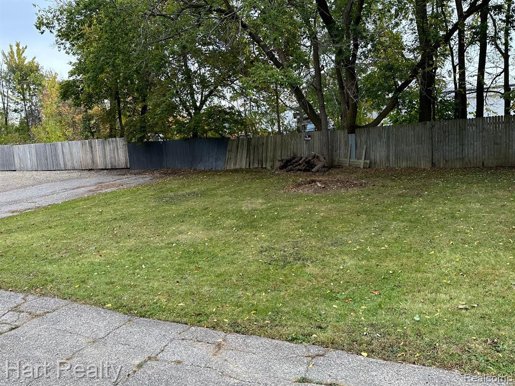 6848 SAGINAW Street, North Branch, MI 48461 — Photo 14