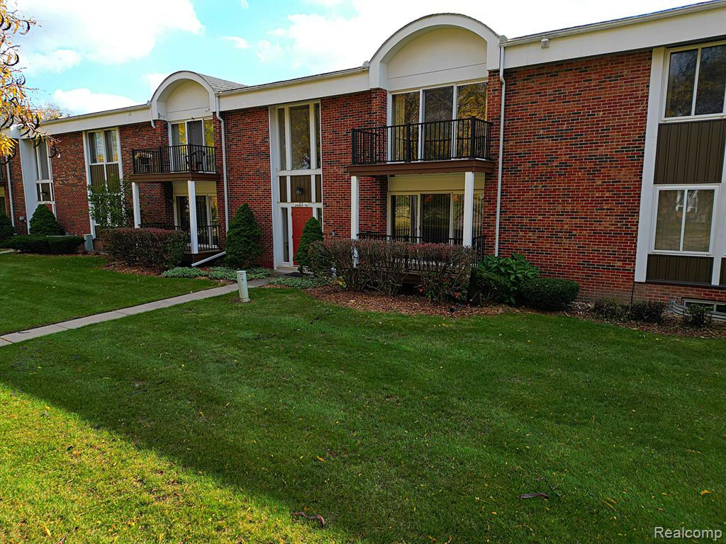 29473 BOBRICH Street, 74, Livonia, MI 48152 — front exterior