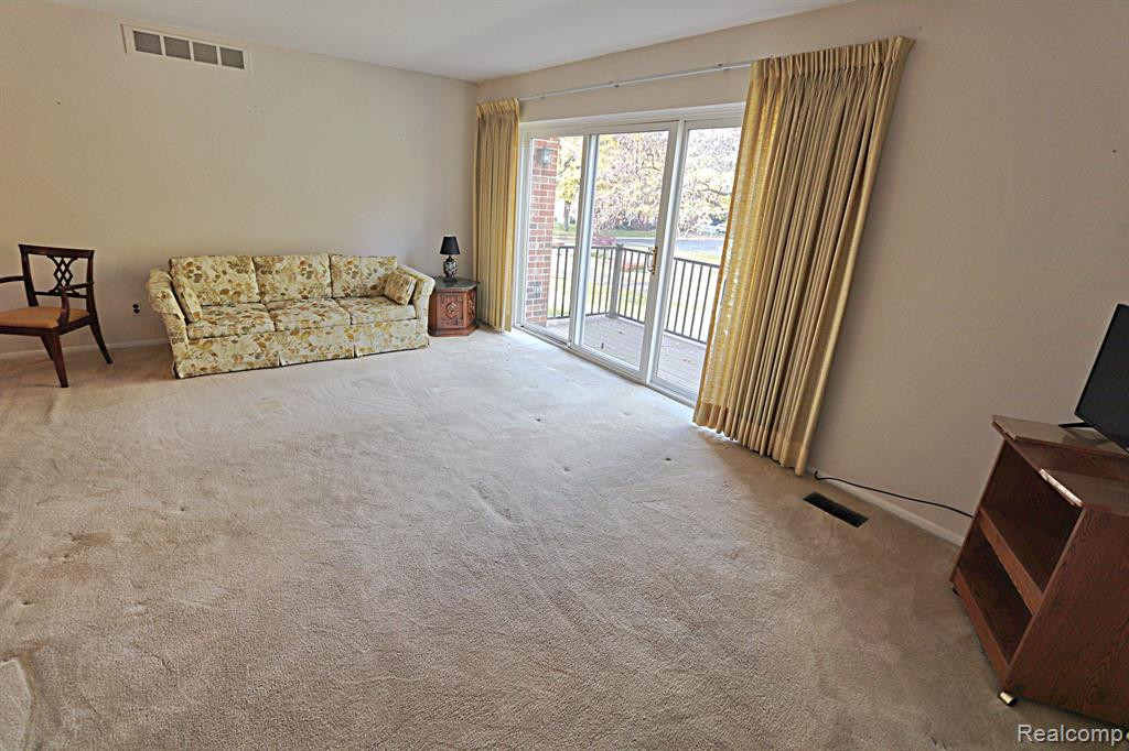 29473 BOBRICH Street, 74, Livonia, MI 48152 — Photo 17