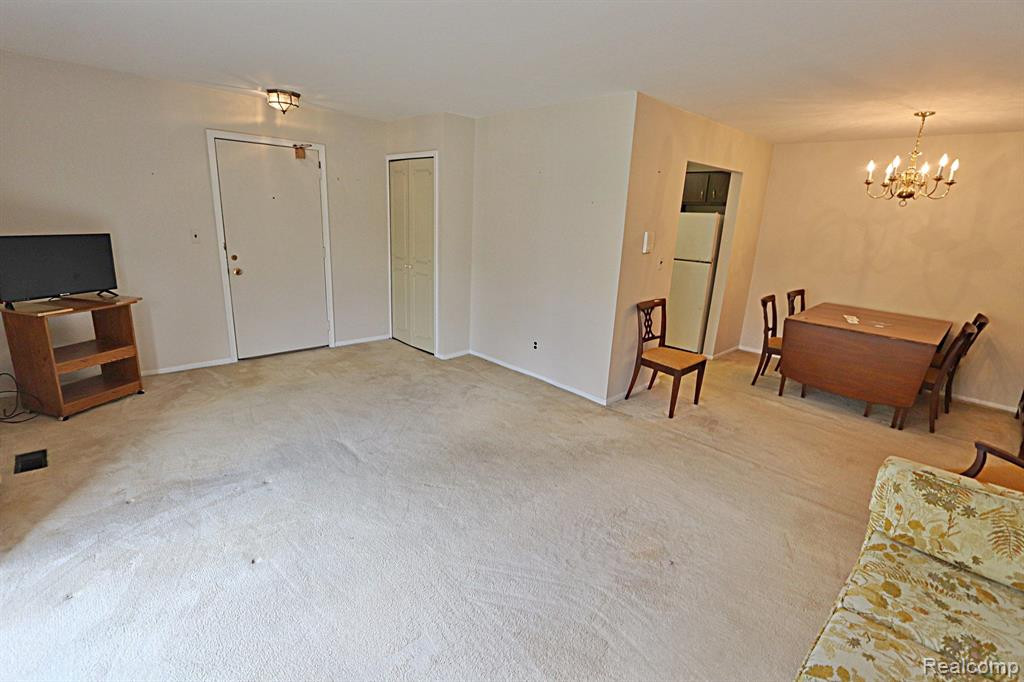29473 BOBRICH Street, 74, Livonia, MI 48152 — Photo 20