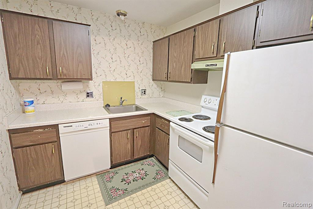 29473 BOBRICH Street, 74, Livonia, MI 48152 — Photo 23