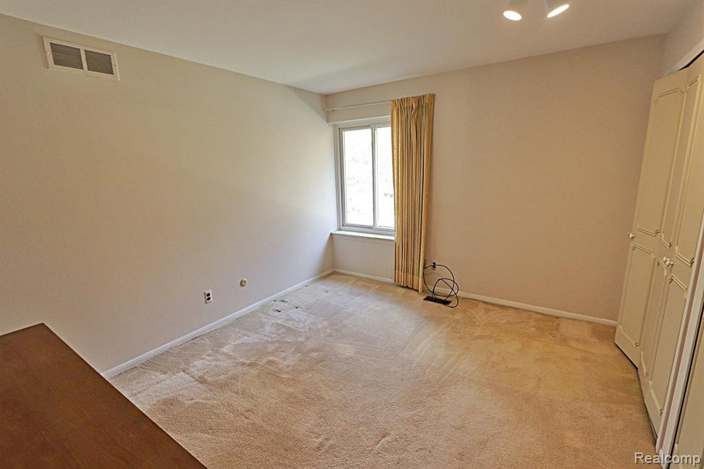 29473 BOBRICH Street, 74, Livonia, MI 48152 — Photo 26