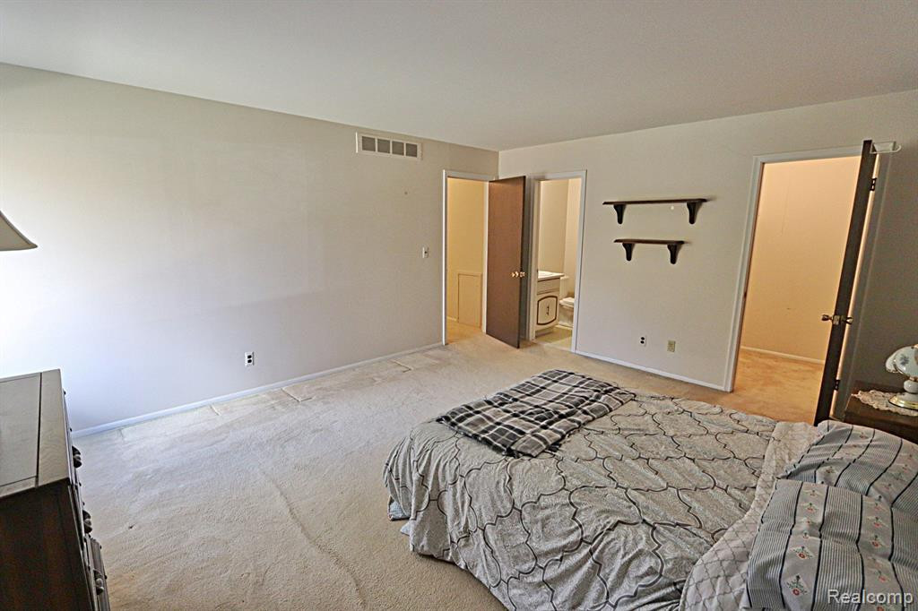 29473 BOBRICH Street, 74, Livonia, MI 48152 — Photo 32