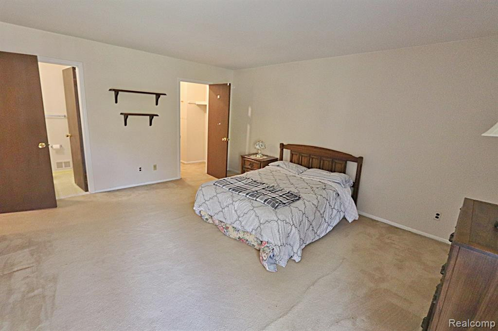 29473 BOBRICH Street, 74, Livonia, MI 48152 — Photo 33