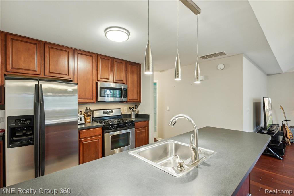 1106 RIAL LAKE Drive, Howell, MI 48843 — Photo 7