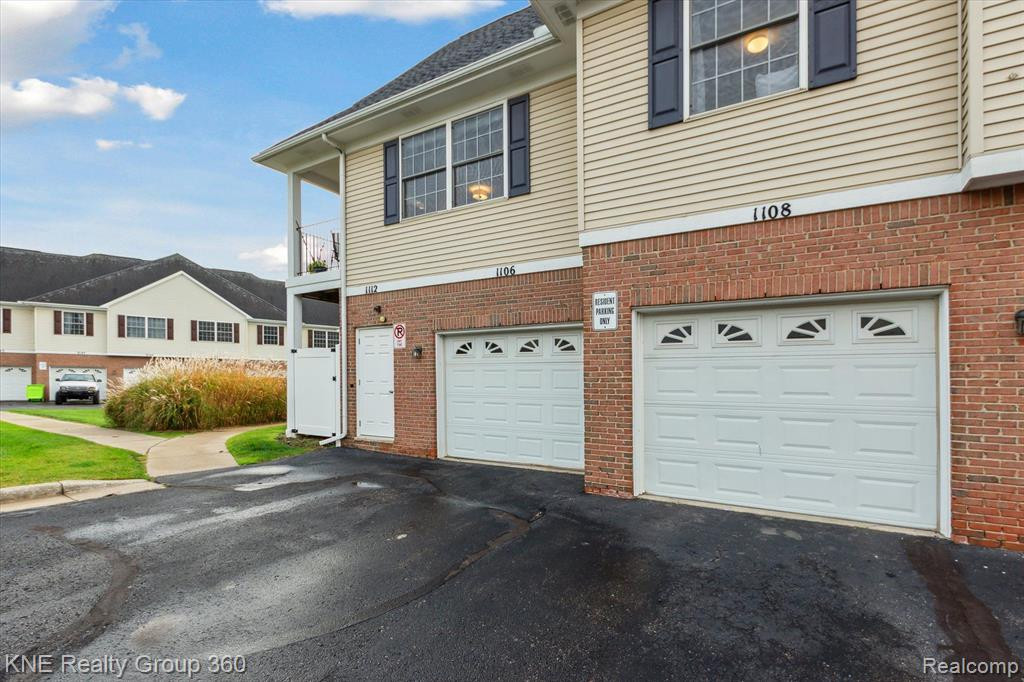 1106 RIAL LAKE Drive, Howell, MI 48843 — Photo 35