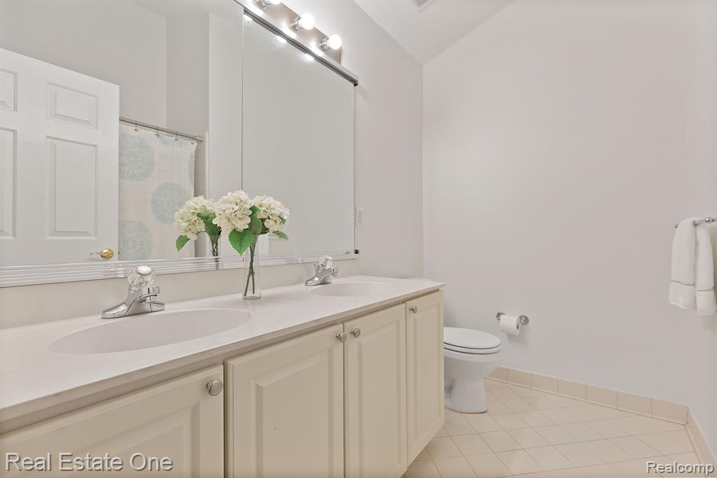 26416 FIELDSTONE Drive, Novi, MI — Photo 22