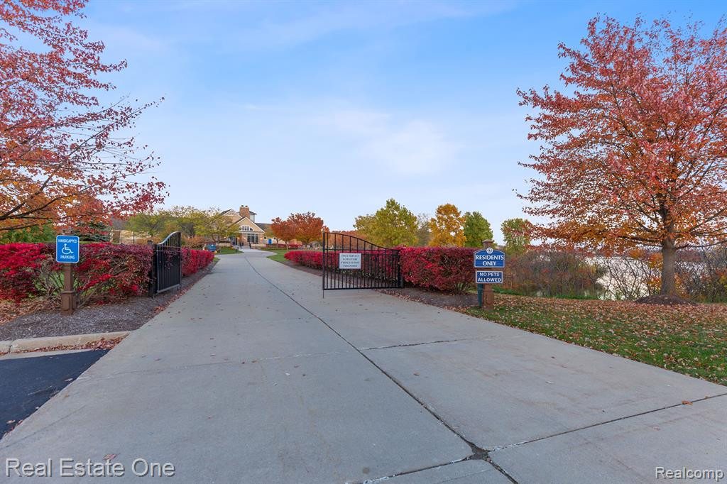 26416 FIELDSTONE Drive, Novi, MI — Photo 45