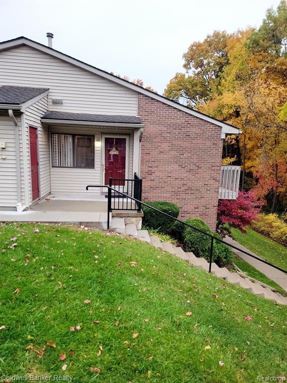 390 SPRING BROOKE Drive, Brighton, MI 48116 — Photo 2