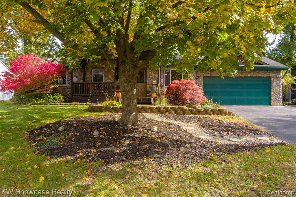 2430 TERRY Street, Wolverine Lake, MI 48390 — Photo 2