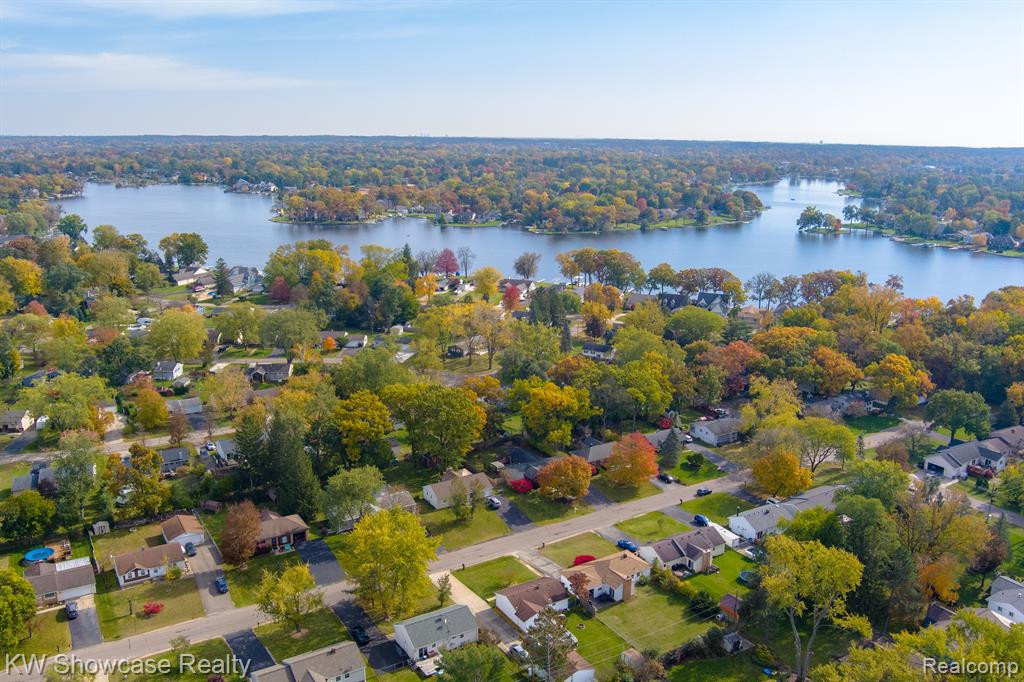 2430 TERRY Street, Wolverine Lake, MI 48390 — Photo 8
