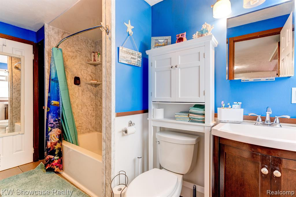 2430 TERRY Street, Wolverine Lake, MI 48390 — Photo 29