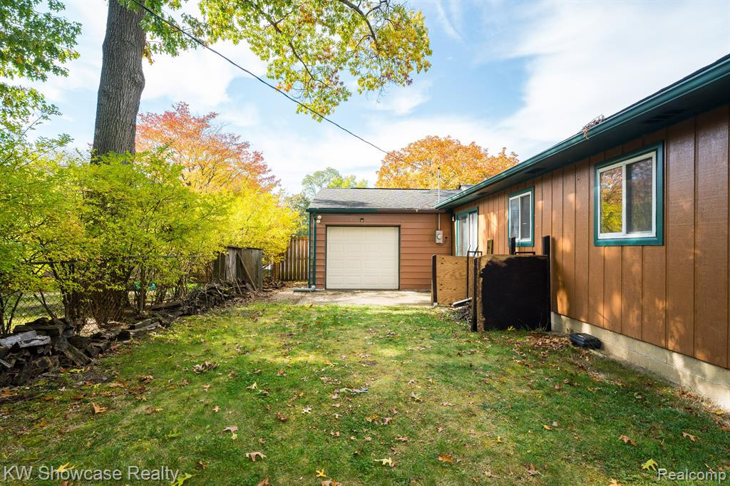 2430 TERRY Street, Wolverine Lake, MI 48390 — Photo 34