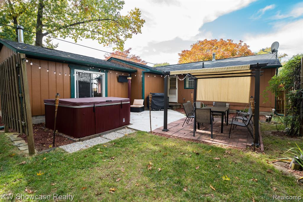 2430 TERRY Street, Wolverine Lake, MI 48390 — Photo 35