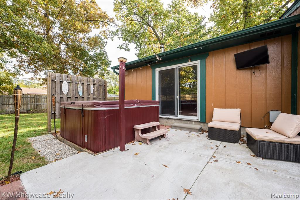2430 TERRY Street, Wolverine Lake, MI 48390 — Photo 36