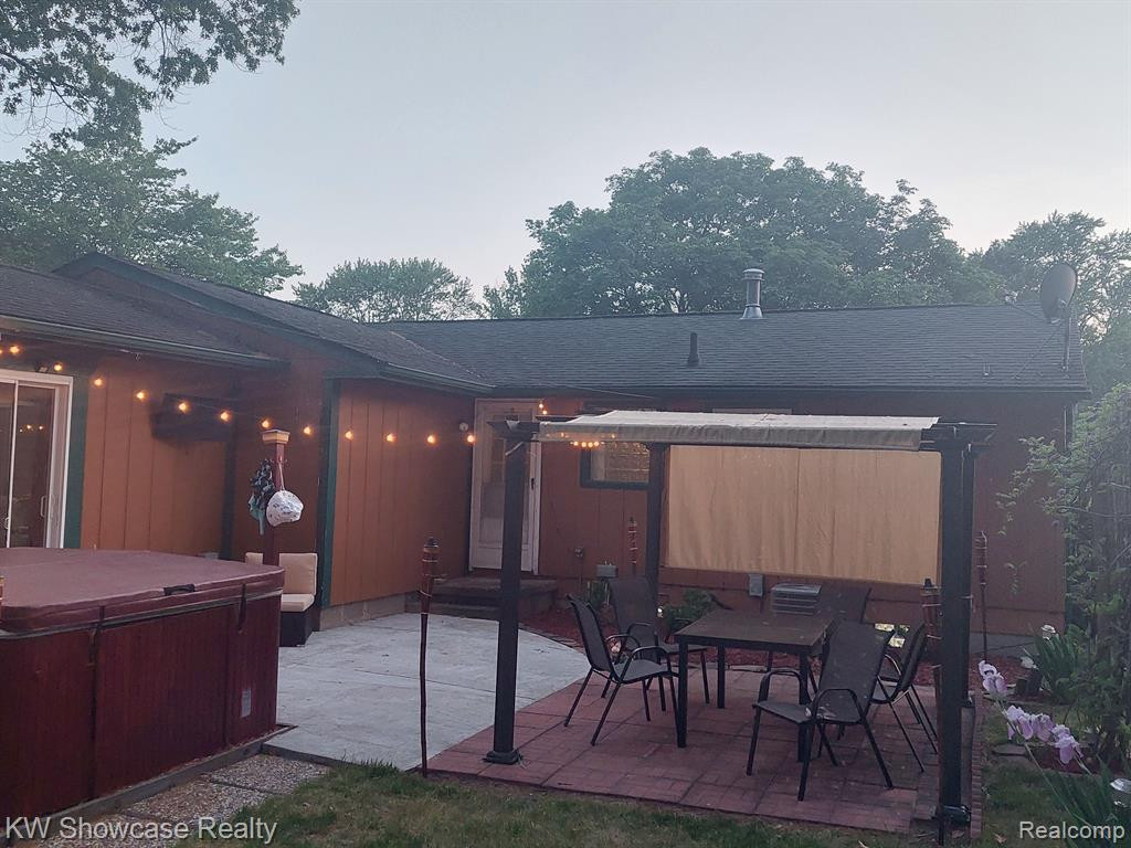 2430 TERRY Street, Wolverine Lake, MI 48390 — Photo 42