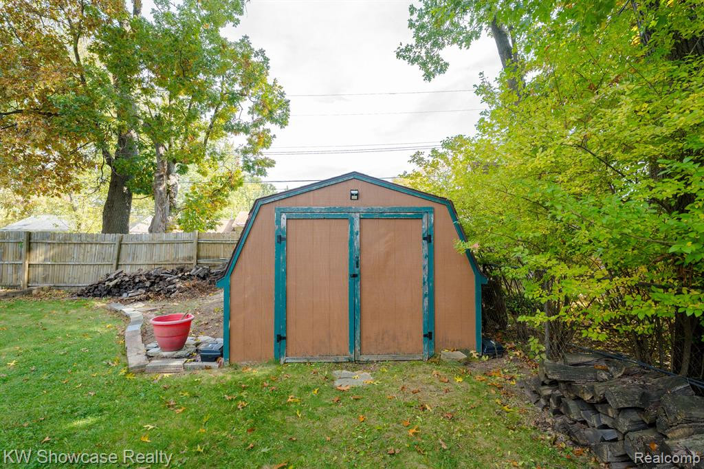 2430 TERRY Street, Wolverine Lake, MI 48390 — Photo 49