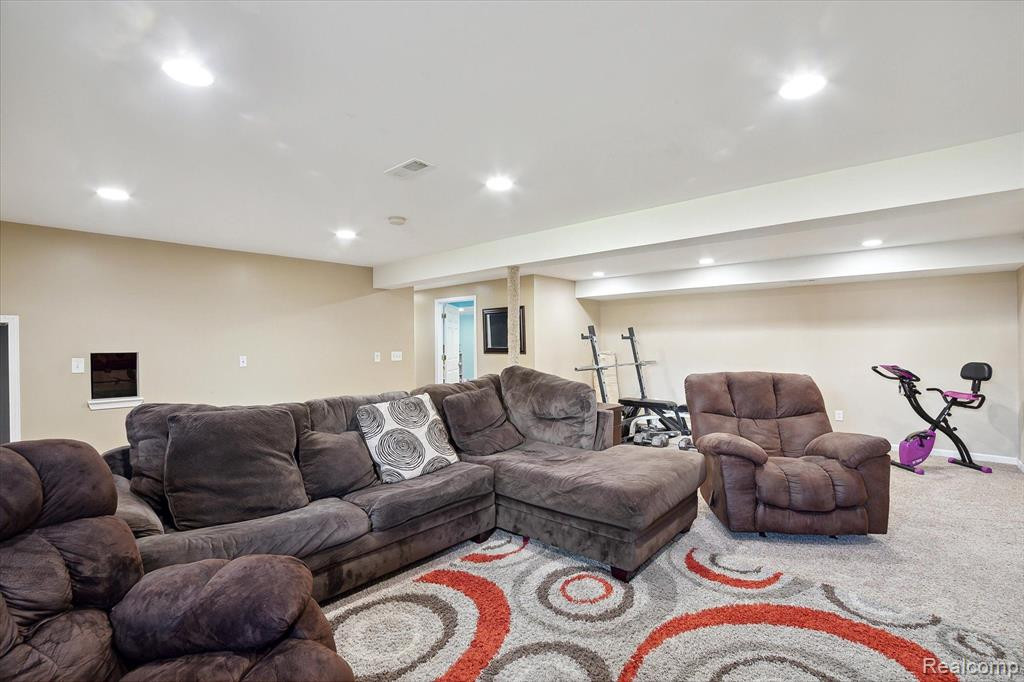 7141 Poplar Drive, Ypsilanti, MI 48197 — Photo 8