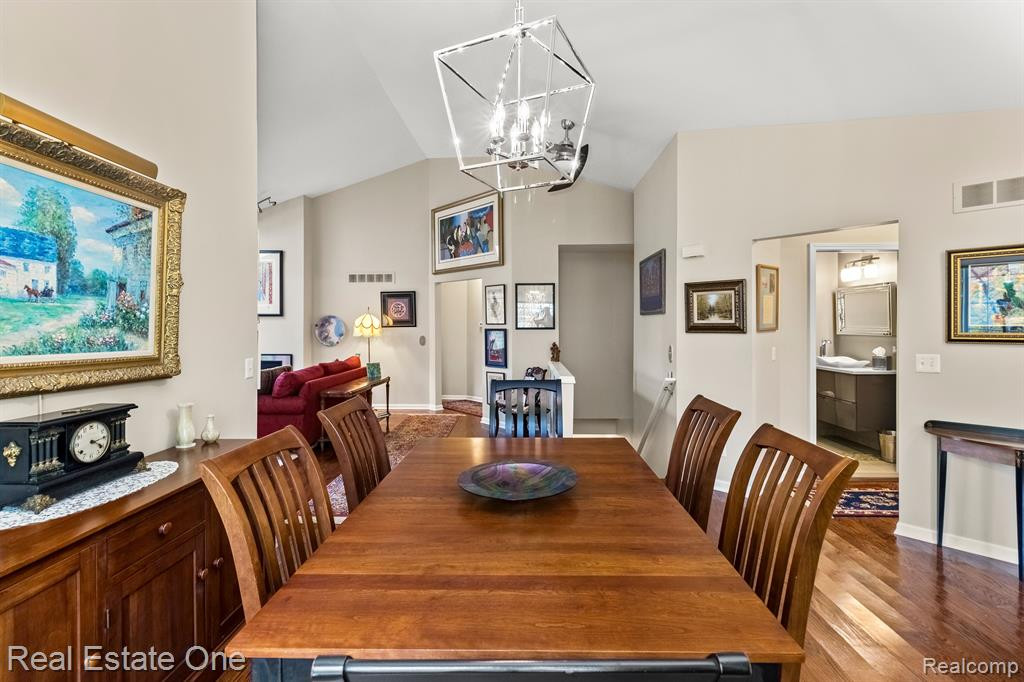 1094 CALPERNIA, Wixom, MI 48393 — Photo 6